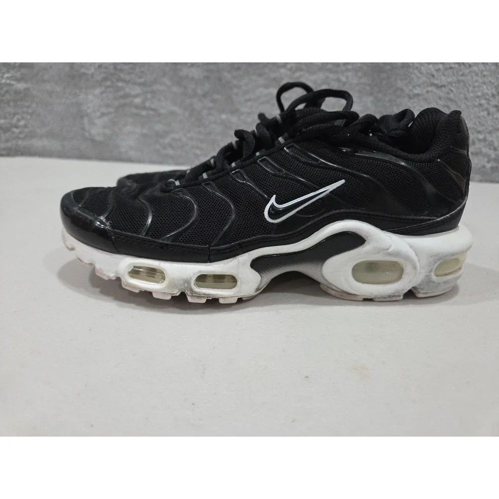Nike Air Max Plus Black White Women's Size 5.5  DM2362-001
